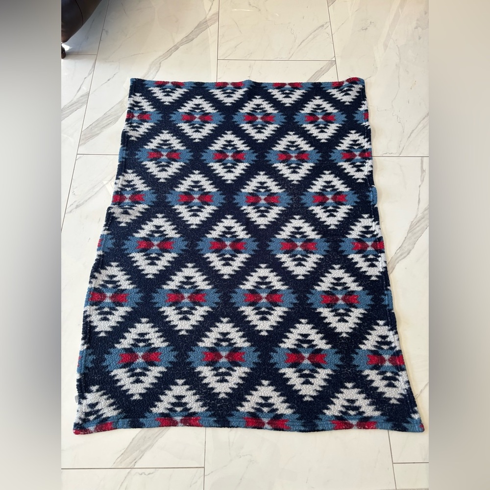 American Eagle Outfitters Navy, White & Red Patterned Throw - Picture 5 of 14